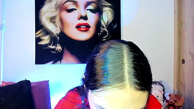 Snapshot of TANIA_06 chatting on November 2025 01:11:01 PM TANIA 06 online show from November 2025 01:11:01 PM