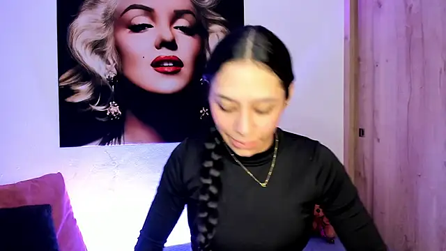 Snapshot of TANIA_06 chatting on November 2025 01:58:02 PM TANIA 06 online show from November 2025 01:58:02 PM