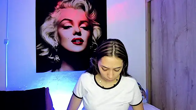 Snapshot of TANIA_06 chatting on December 2025 01:09:01 PM TANIA 06 online show from December 2025 01:09:01 PM