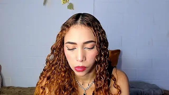 LiaHansson online show from November 2025 05:34:01 PM