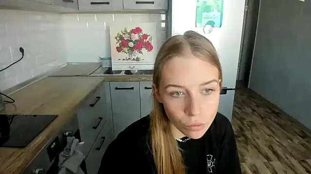 Snapshot of AnnNorriss chatting on October 2025 01:12:01 PM AnnNorriss online show from October 2025 01:12:01 PM