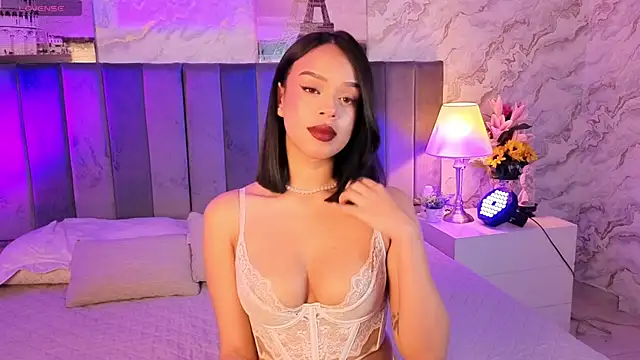 Snapshot of LiaHilton2 chatting on May 2026 03:45:02 AM LiaHilton2 online show from May 2026 03:45:02 AM