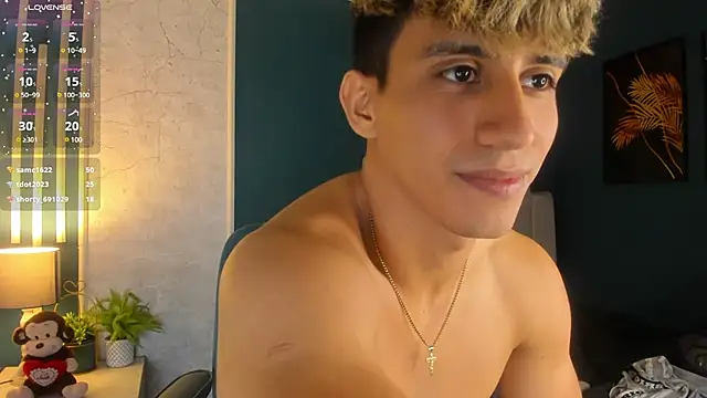 Allex Cano online show from March 2025 06:32:01 AM