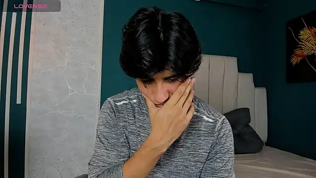 Allex Cano online show from April 2026 04:04:01 AM