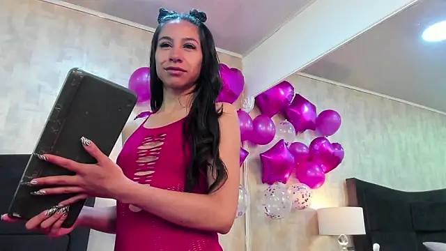 NahomyCarther online show from February 2026 10:05:02 AM