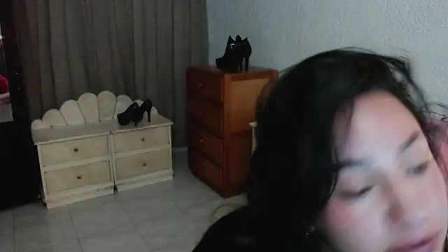 EngelCristaly online show from February 2026 07:23:01 AM