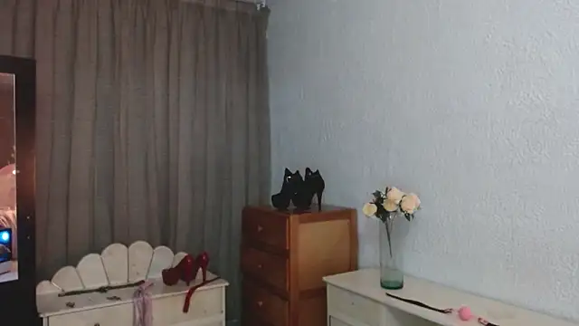 EngelCristaly online show from February 2026 05:47:01 AM