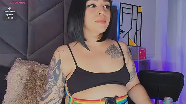 Carlaguzman  online show from July 2026 07:16:01 PM