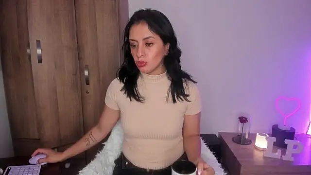  lucianapalmer online show from October 2025 12:14:02 PM