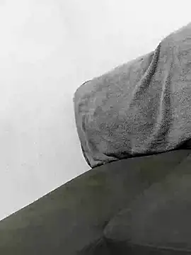 LindosPies online show from March 2025 04:45:02 AM