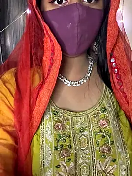 Dishasarmaa05 online show from November 2025 05:33:02 PM