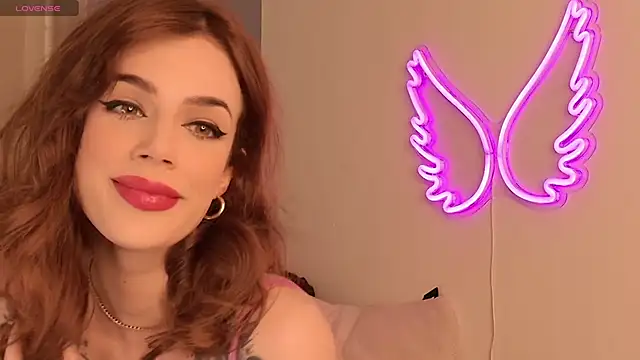 Snapshot of FrancescaFerra chatting on December 2025 06:13:02 PM FrancescaFerra online show from December 2025 06:13:02 PM