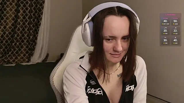 Luna Loveee online show from November 2025 03:41:01 AM