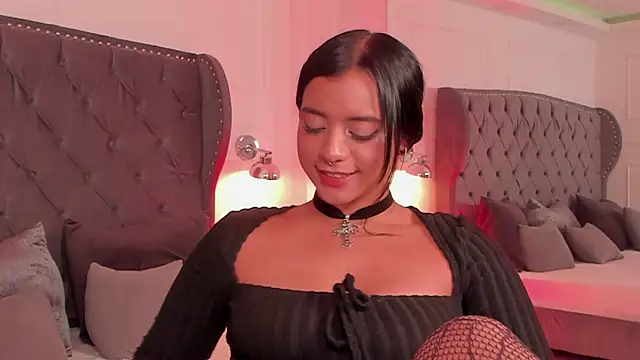 regina noctixx online show from October 2025 05:05:02 AM