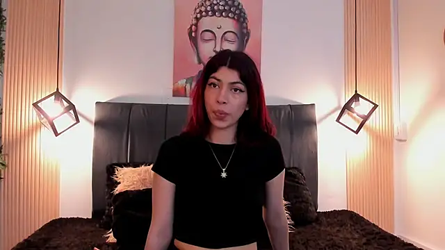 Snapshot of Cassie_bloom chatting on March 2025 10:56:01 PM Cassie bloom online show from March 2025 10:56:01 PM