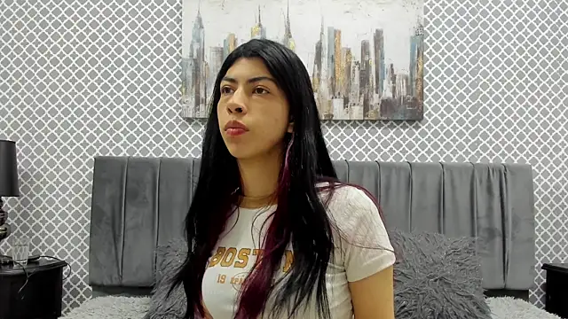 Snapshot of Cassie_bloom chatting on October 2025 07:58:01 PM Cassie bloom online show from October 2025 07:58:01 PM