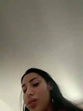 Mia Splash online show from March 2026 09:49:02 AM