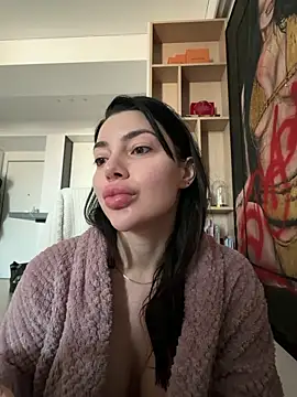 Mia Splash online show from March 2026 09:48:01 AM