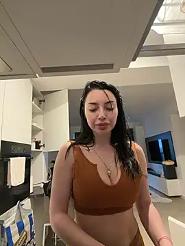 Snapshot of Mia_Splash chatting on April 2026 04:52:01 PM Mia Splash online show from April 2026 04:52:01 PM