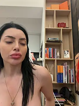 Snapshot of Mia_Splash chatting on May 2026 04:02:02 PM Mia Splash online show from May 2026 04:02:02 PM
