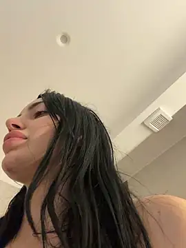 Snapshot of Mia_Splash chatting on June 2026 02:08:02 PM Mia Splash online show from June 2026 02:08:02 PM
