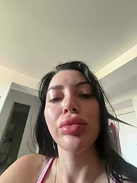 Snapshot of Mia_Splash chatting on July 2026 08:58:01 AM Mia Splash online show from July 2026 08:58:01 AM