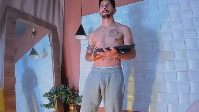 AlejandroStormm online show from March 2025 08:54:01 PM