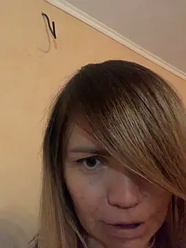 Ella Pearlie online show from February 2025 01:43:01 AM