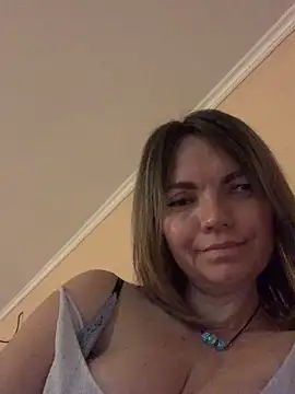 Ella Pearlie online show from October 2025 09:27:02 PM