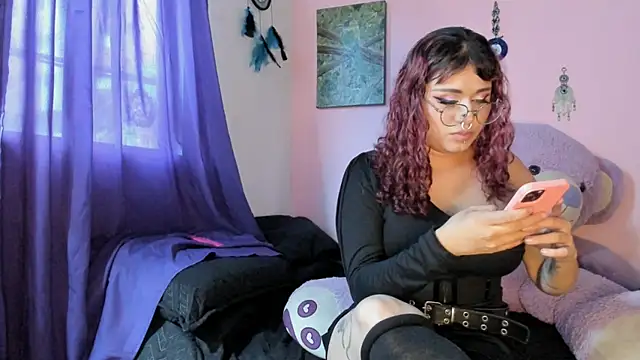 Maddy Jhonsson online show from April 2026 10:37:02 PM