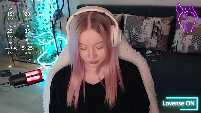 lissallor  online show from October 2025 12:52:01 AM