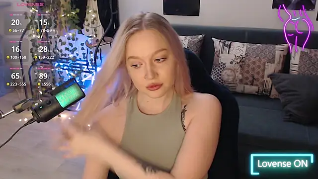 lissallor  online show from October 2025 08:20:02 PM