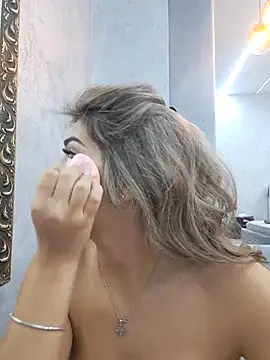 Bella Posh online show from November 2025 05:50:01 AM