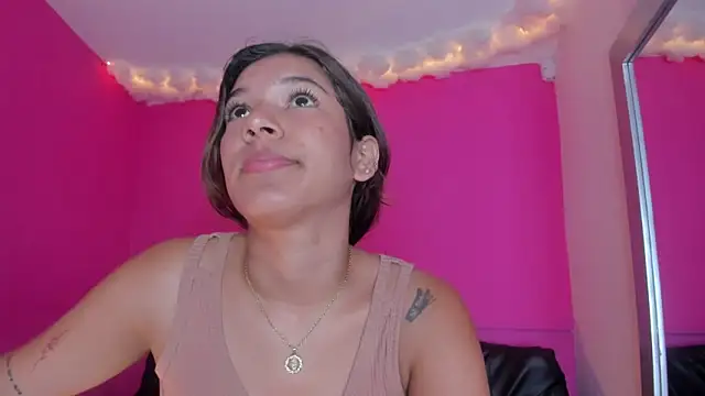 violett 24  online show from February 2025 12:14:02 PM