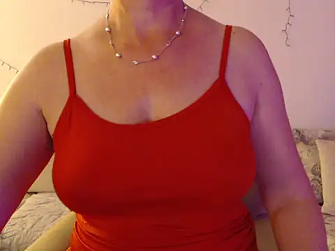Snapshot of YourfantasyGiuly chatting on June 2026 07:27:02 PM YourfantasyGiuly online show from June 2026 07:27:02 PM