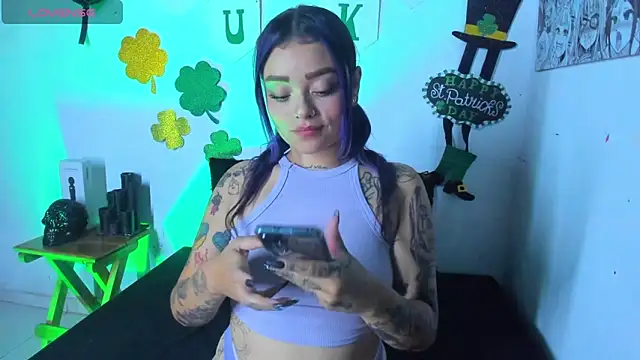 Snapshot of ChloeAllennn chatting on March 2025 03:20:01 AM ChloeAllennn online show from March 2025 03:20:01 AM