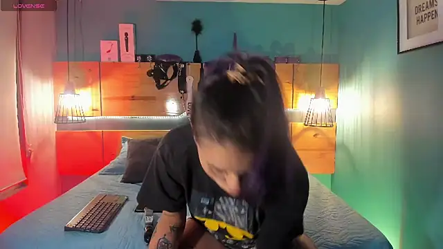 Snapshot of ChloeAllennn chatting on November 2025 11:43:01 AM ChloeAllennn online show from November 2025 11:43:01 AM