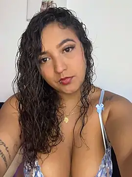 Snapshot of MarianaZapataa chatting on March 2025 01:57:02 PM MarianaZapataa online show from March 2025 01:57:02 PM