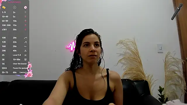 jessyegoldenn online show from June 2026 04:55:01 PM
