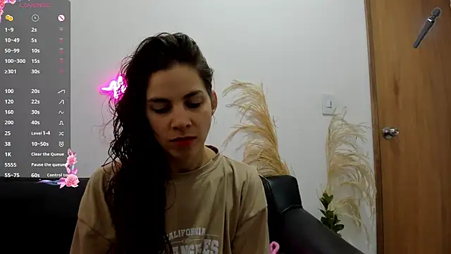 jessyegoldenn online show from June 2026 03:10:02 PM