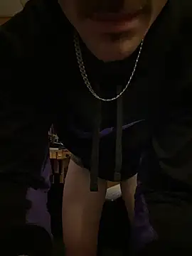 Polaroid White online show from November 2025 11:38:02 PM