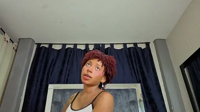 Effie cooper online show from November 2025 08:30:01 PM