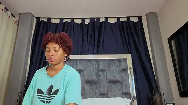 Effie cooper online show from November 2025 03:01:02 PM