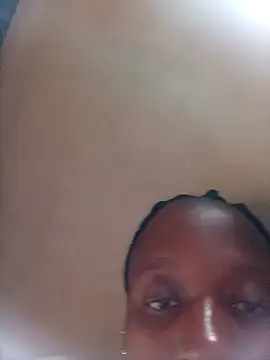 Snapshot of LoveDropss chatting on November 2025 11:18:02 AM LoveDropss online show from November 2025 11:18:02 AM