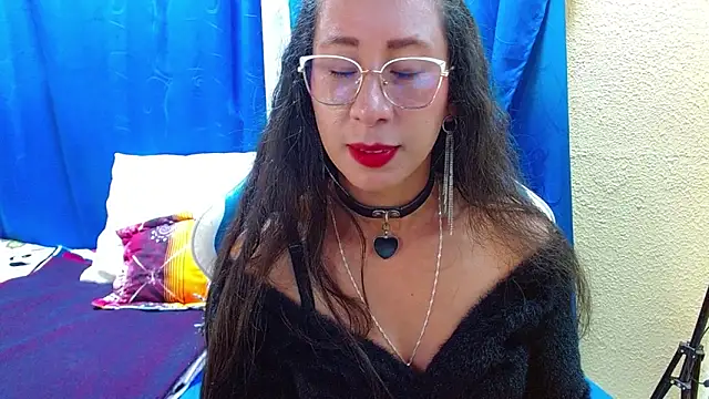 Gia leinn online show from June 2026 10:25:01 PM