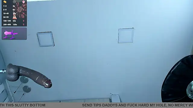 ValentinoMoreti online show from November 2025 05:51:02 AM