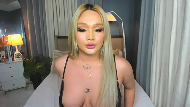 Snapshot of KylieSonique chatting on March 2025 08:58:02 AM KylieSonique online show from March 2025 08:58:02 AM