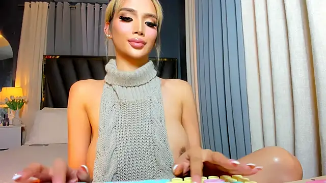 Snapshot of KylieSonique chatting on May 2026 02:16:01 AM KylieSonique online show from May 2026 02:16:01 AM