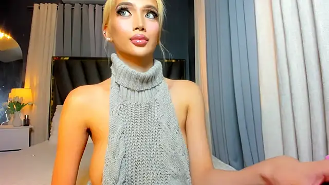 Snapshot of KylieSonique chatting on May 2026 01:47:01 AM KylieSonique online show from May 2026 01:47:01 AM