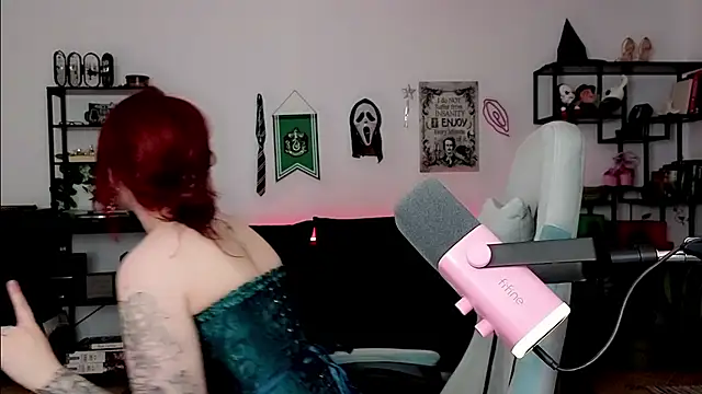 Della Ideal online show from April 2026 05:36:01 PM